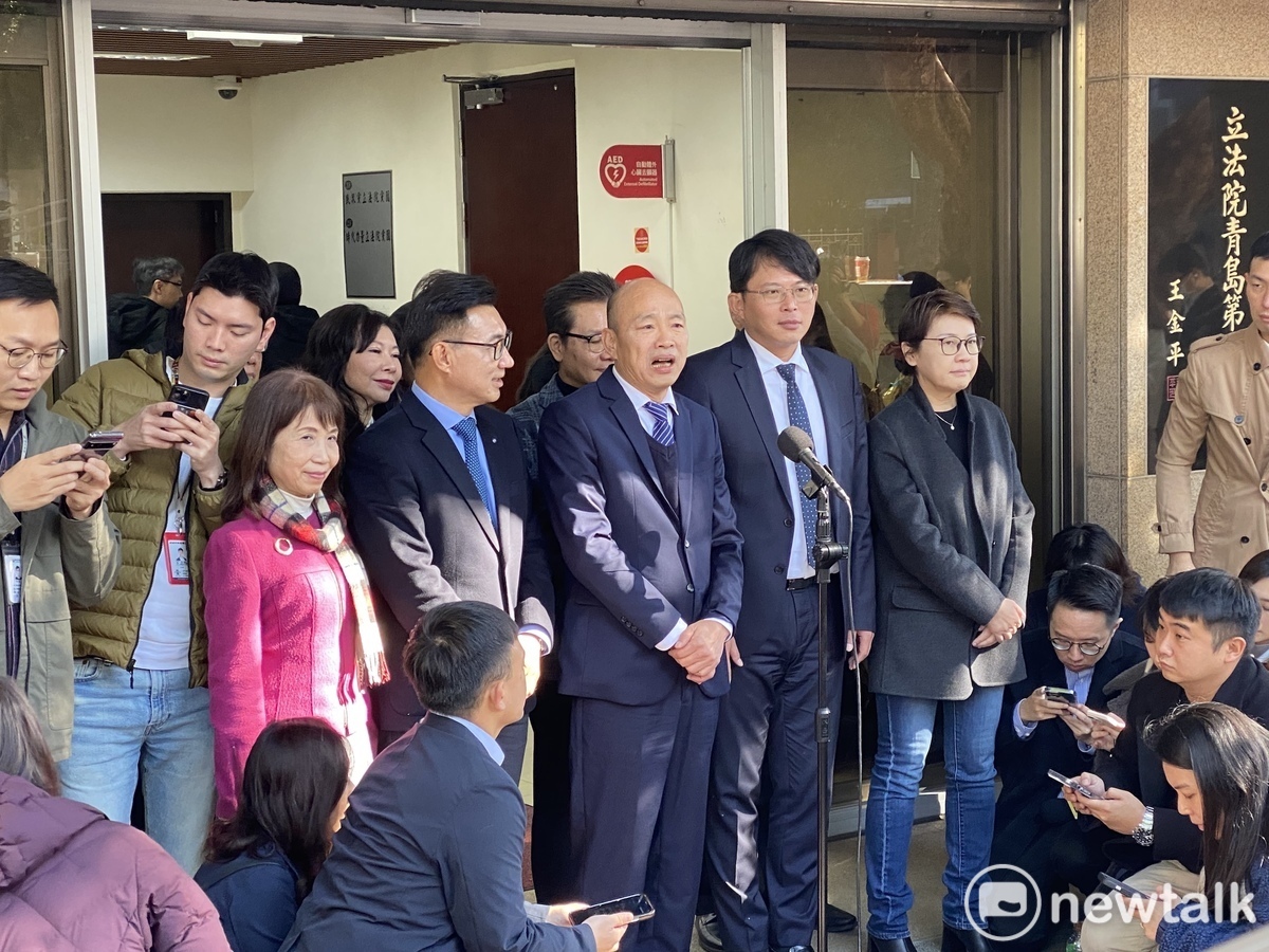 角逐立法院正副院長的國民黨準立委韓國瑜、立委江啟臣今拜會民眾黨立院黨團。 圖：周煊惠 / 攝