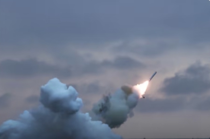 北韓發射2枚火箭-3-31淺射型戰略巡弋飛彈發射。 圖 : 翻攝自新京報