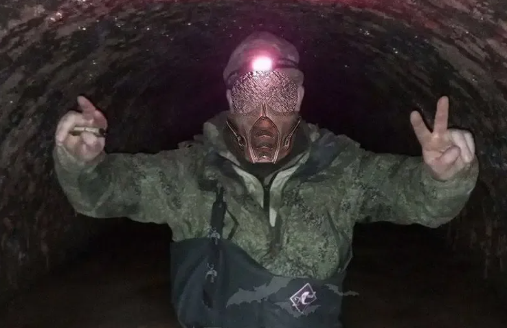 俄軍最近發動一次斬首突擊 ，取得重要成果，出人意料的是，俄軍此次襲擊成功的關鍵，竟然是一條下水道。 圖：翻攝自鐵血戰史 1927