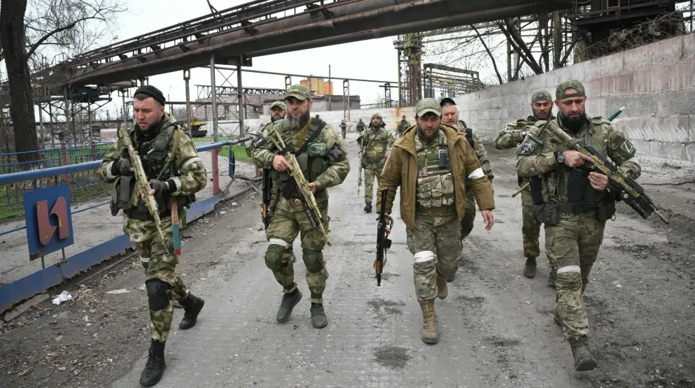 在哈爾科夫地區 ( Kharkiv ) ，烏克蘭特種部隊成功解放了克魯格利亞科夫卡村 ( Kurhliakivka ) ，並擄獲了一批俄軍俘虜，這標誌著又一批烏克蘭英雄能夠平安回家鄉團圓了。此圖為示意圖。 圖：翻攝自鐵血戰史 1927