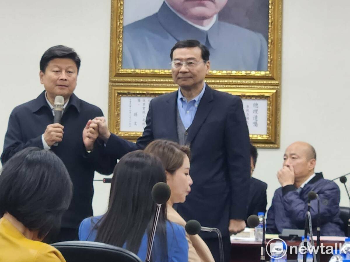 傅崐萁特地安排橋段向曾銘宗致意。 圖：黃建豪/攝