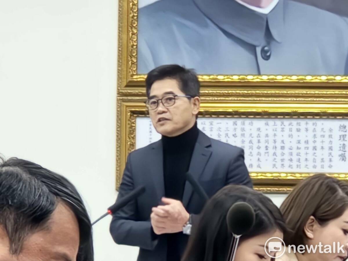 國民黨秘書長黃健庭代為宣布賴士葆的退選聲明。 圖：黃建豪/攝（資料照）