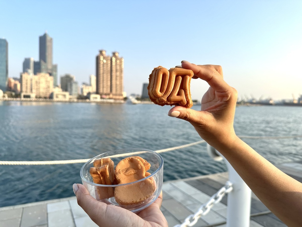 高雄燈會高流市集限定販售的「小鴨雞蛋糕」。 圖：高雄市文化局/提供