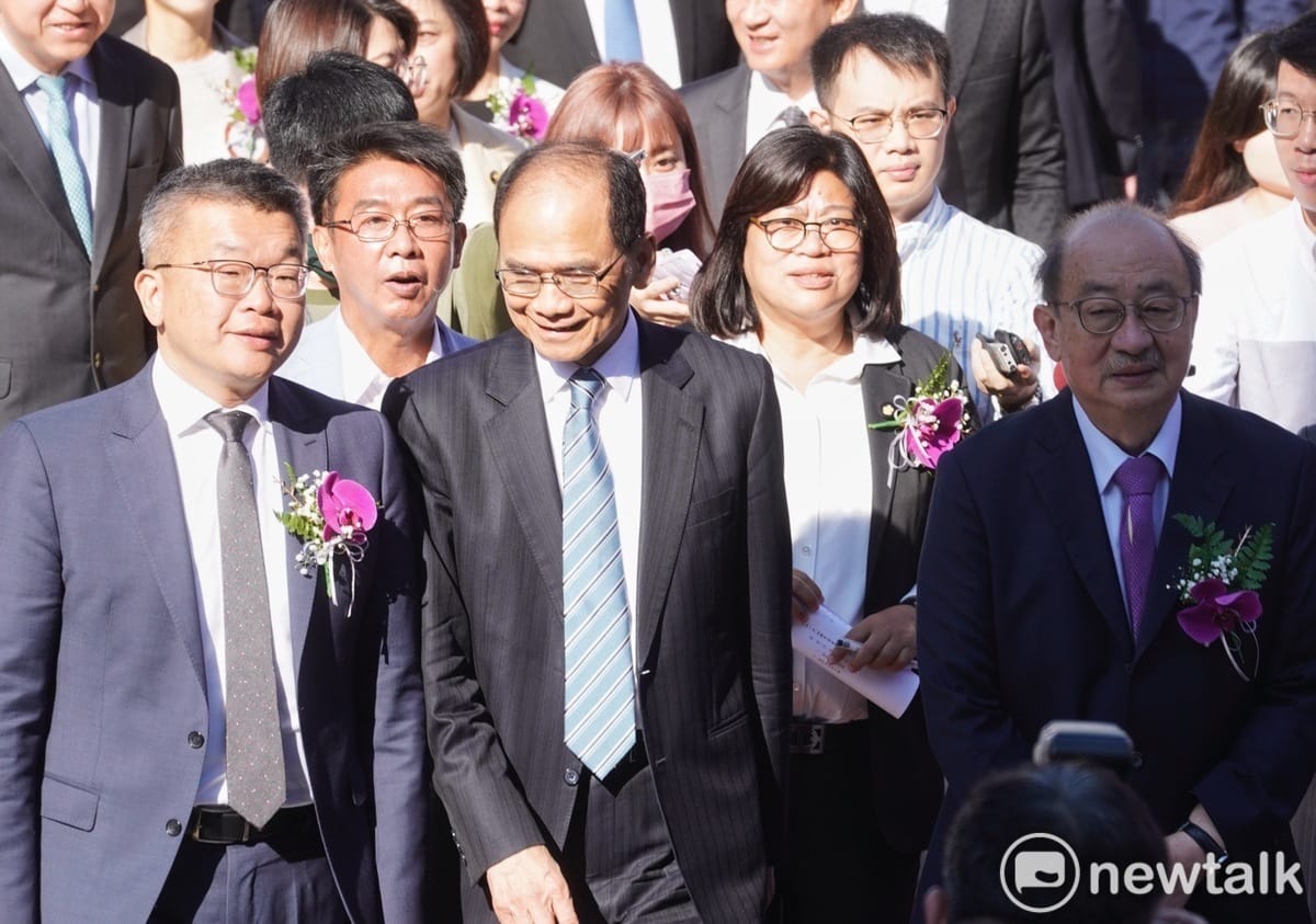 民進黨游錫堃與蔡其昌組成「游昌配」，爭取連任立法院正副院長。 圖：張良一／攝。