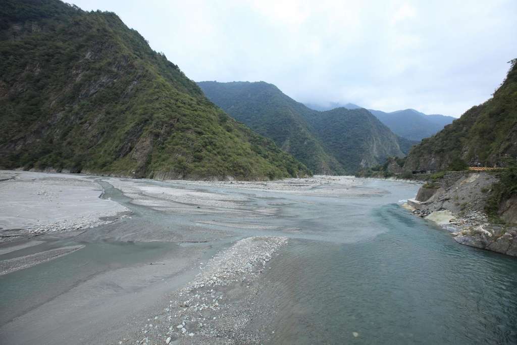 新武呂溪濕地有著乾淨水質，生態變化多樣，魚類種類豐富，但地點較偏僻，適合平常就有在登山溯溪的玩家。 圖：取自台東觀光旅遊網