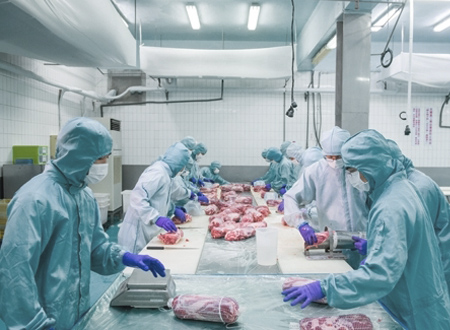 信功加工的台糖肉品被檢出含有不得檢出的瘦肉精， 圖：翻攝信功網站