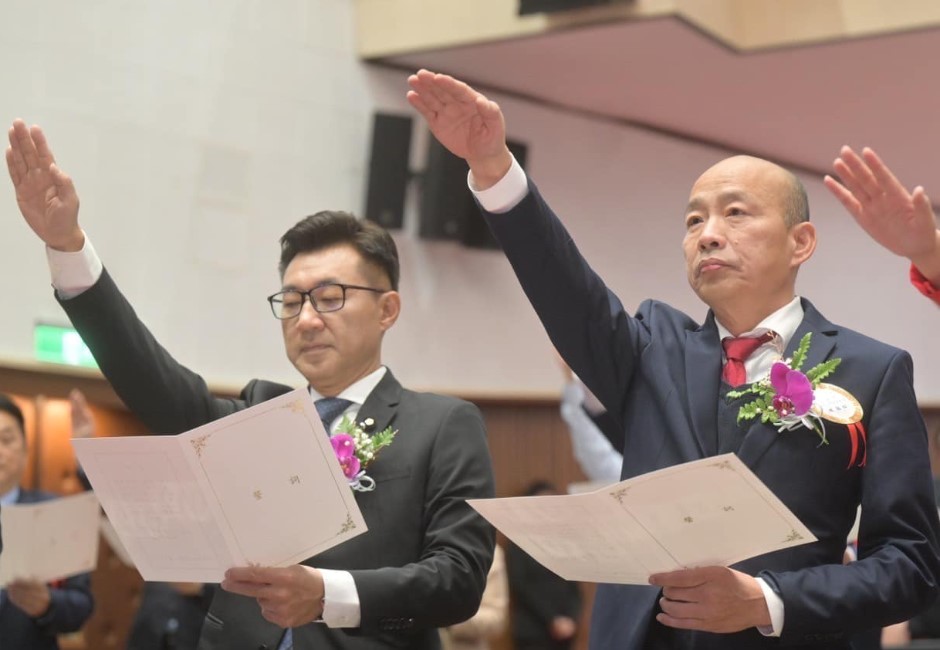 立法院長韓國瑜和立法院副院長江啟臣宣誓就職。 圖：擷自韓國瑜臉書