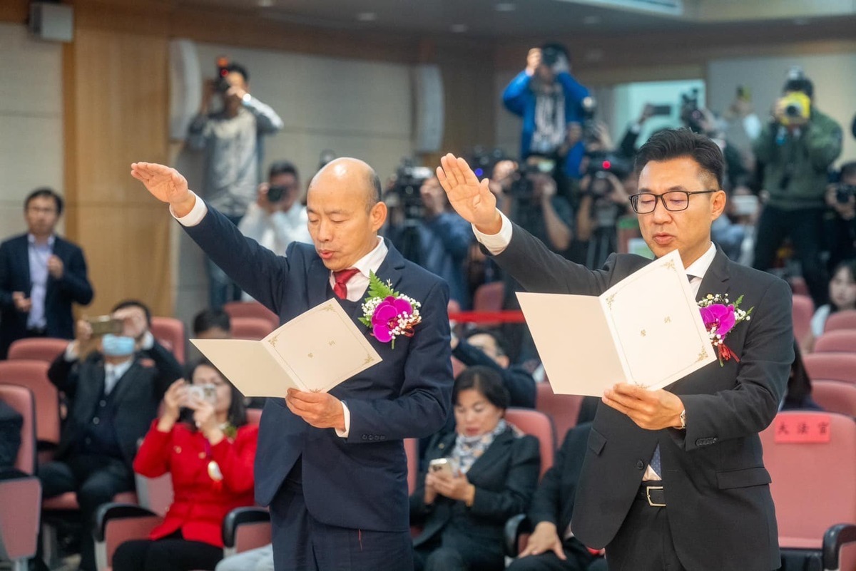 立法院長韓國瑜和立法院副院長江啟臣宣誓就職。 圖：擷自韓國瑜臉書