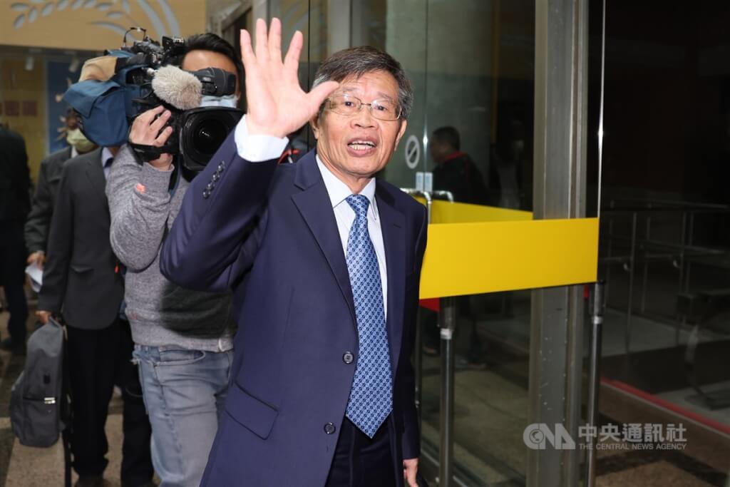 台糖安心豚梅花肉片是否含有瘦肉精引發爭議，董事長楊明州（前）4日晚間出席聯合記者會表示，台糖養豬70年，強調「（瘦肉精）沒有用就是沒有用」，經過這兩天的煎熬，絕對經得起考驗。 圖：中央社