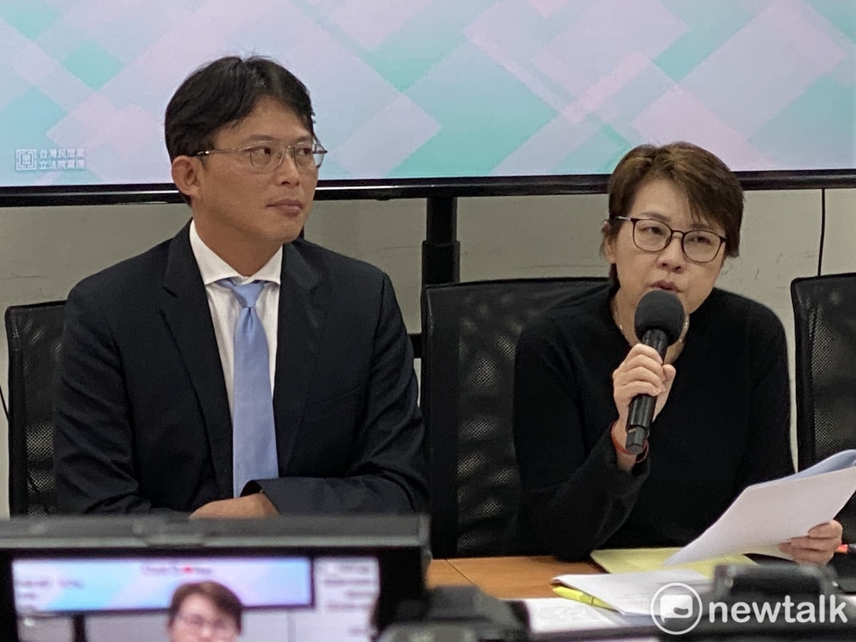 民眾黨立委黃國昌、黃珊珊。 圖：周煊惠 / 攝（資料照）
