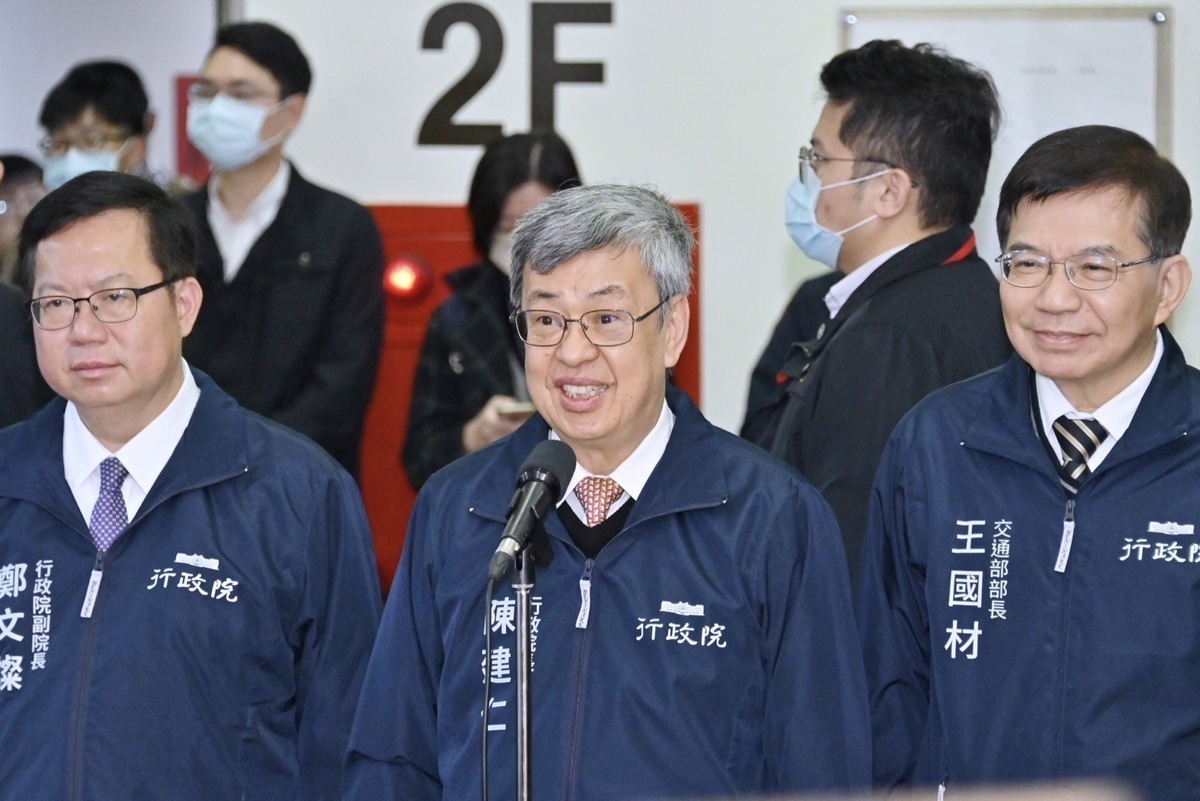 行政院長陳建仁今（6）日上午到新北市視察113年春節連假國道疏運辦理情形前受訪。 圖：行政院提供