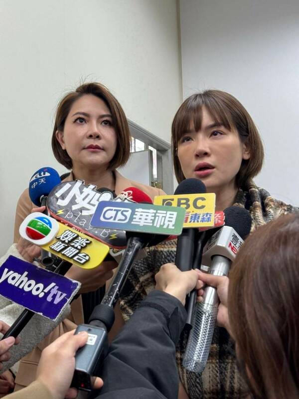 陳沂（右）表示，「我是一個受害者，我沒有犯錯，我沒有錯，為什麼我要偷偷躲起來。」 圖：陳菁徽辦公室提供
