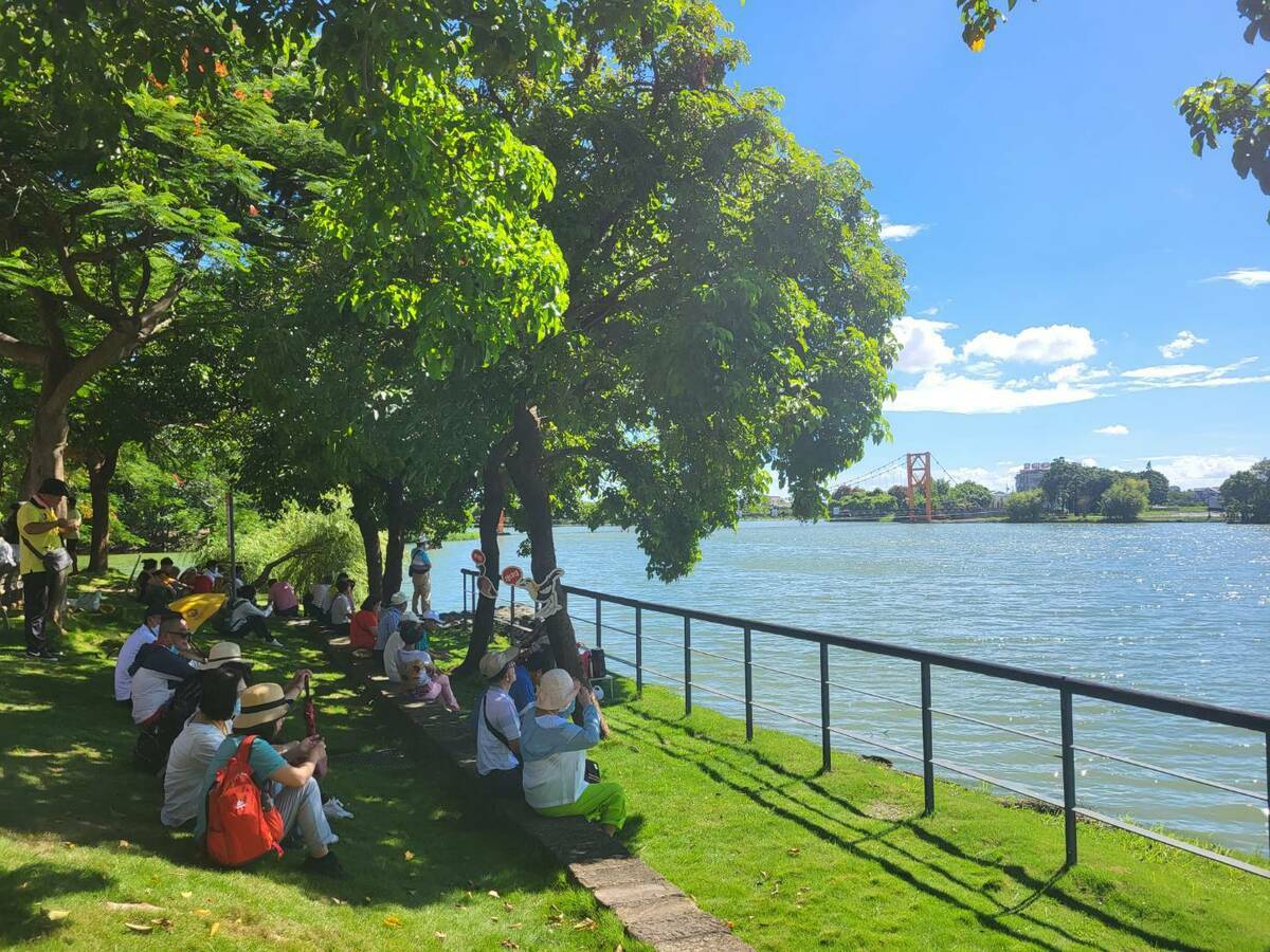 葫蘆埤自然公園主打龍年懷舊，每日提供限量的「喜迎新春」彈珠台免費使用券。 圖：台南市政府觀光旅遊局／提供