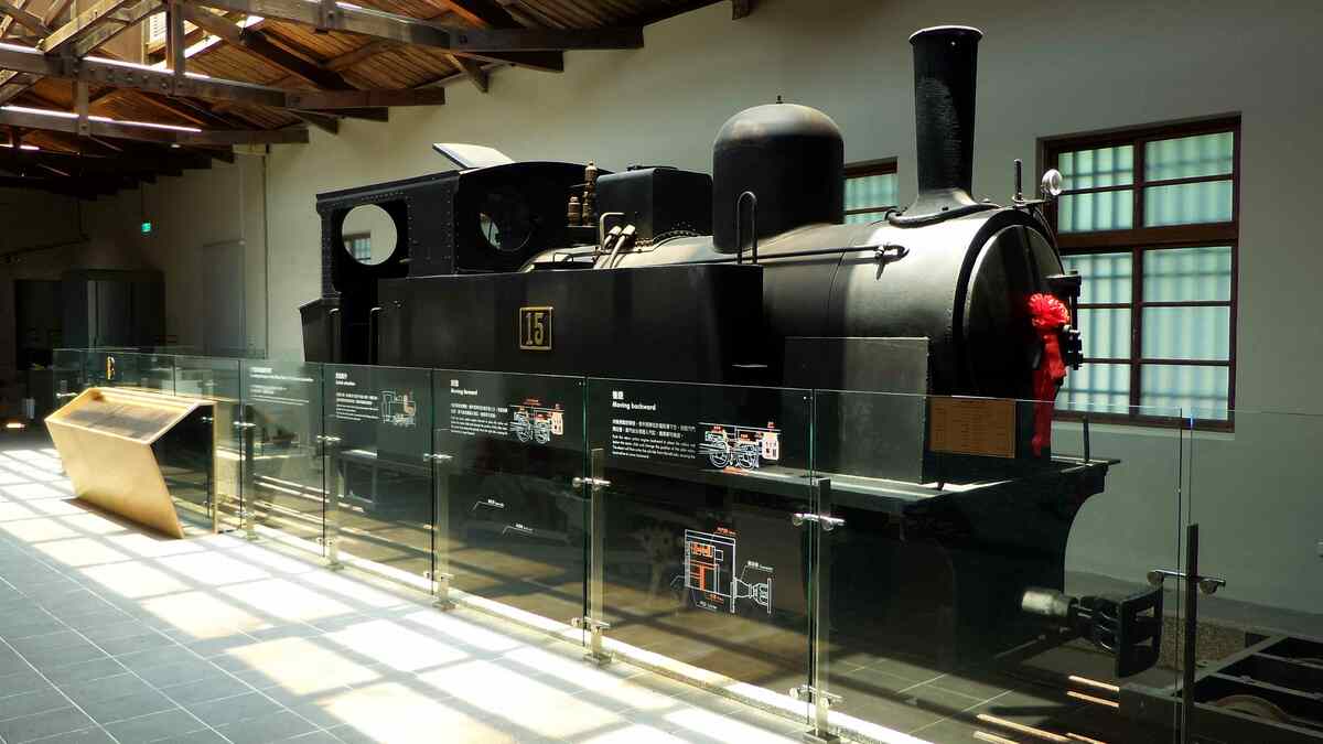柴油機車及台車檢修的檢車庫，建改成「林鐵館」。(圖為林鐵館) 圖：農業部林業及自然保育署宜蘭分署／提供