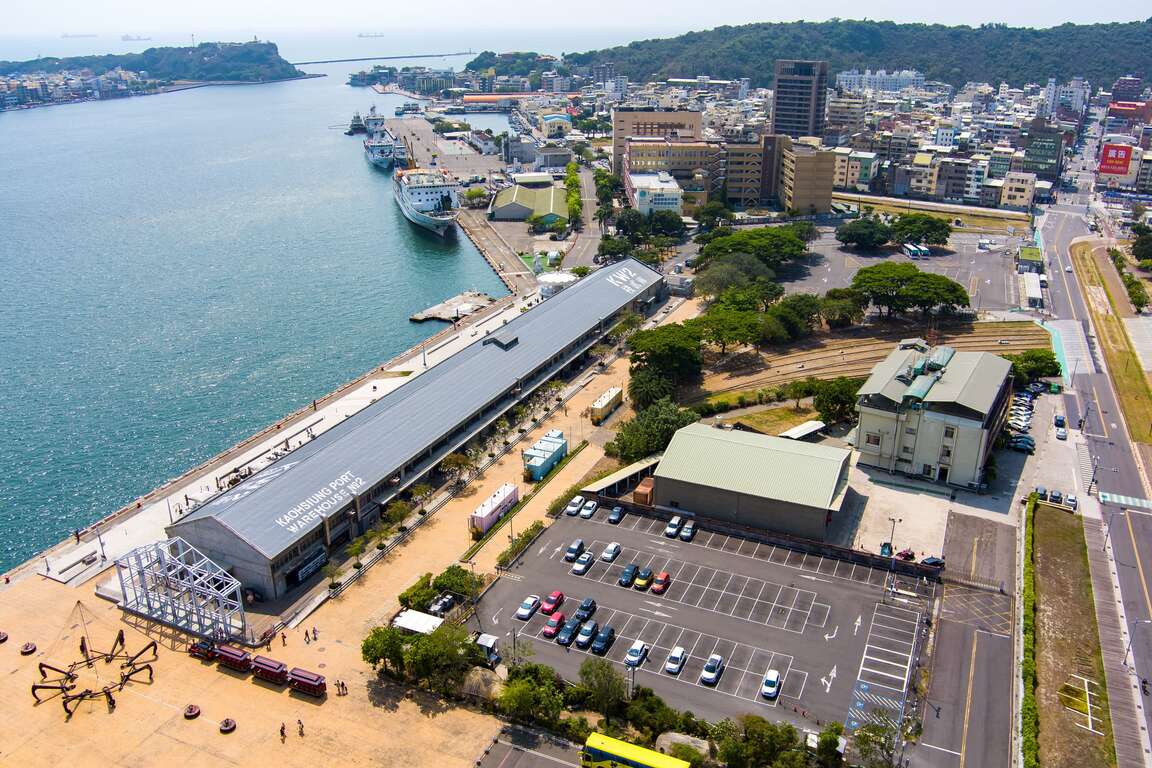 棧貳庫座落在輕軌沿線。 圖：高雄市觀光局/提供