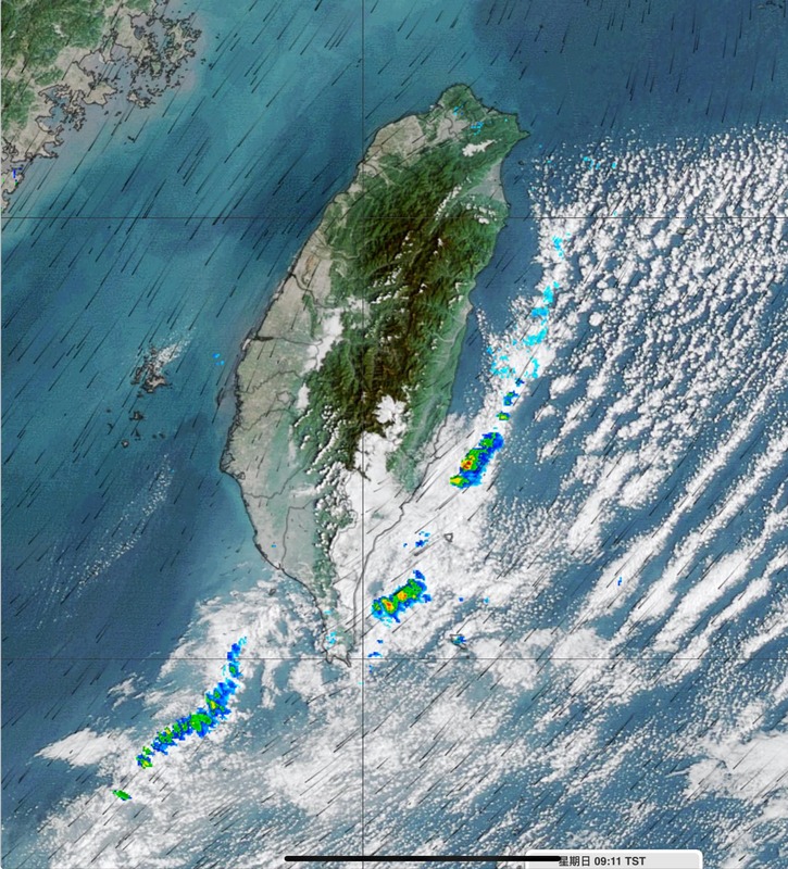 天氣風險公司表示，台灣受到強烈大陸冷氣團及乾空氣的影響，各地的天氣都是相當晴朗穩定的天氣，只有在東南部地區為多雲。 圖：翻攝自氣象達人彭啟明粉絲專頁