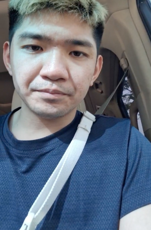 晚安小雞今年2月宣稱在柬埔寨遭到當地保全監禁、毒打，然而事後卻被發現是自導自演。 圖：翻攝自晚安小雞FB
