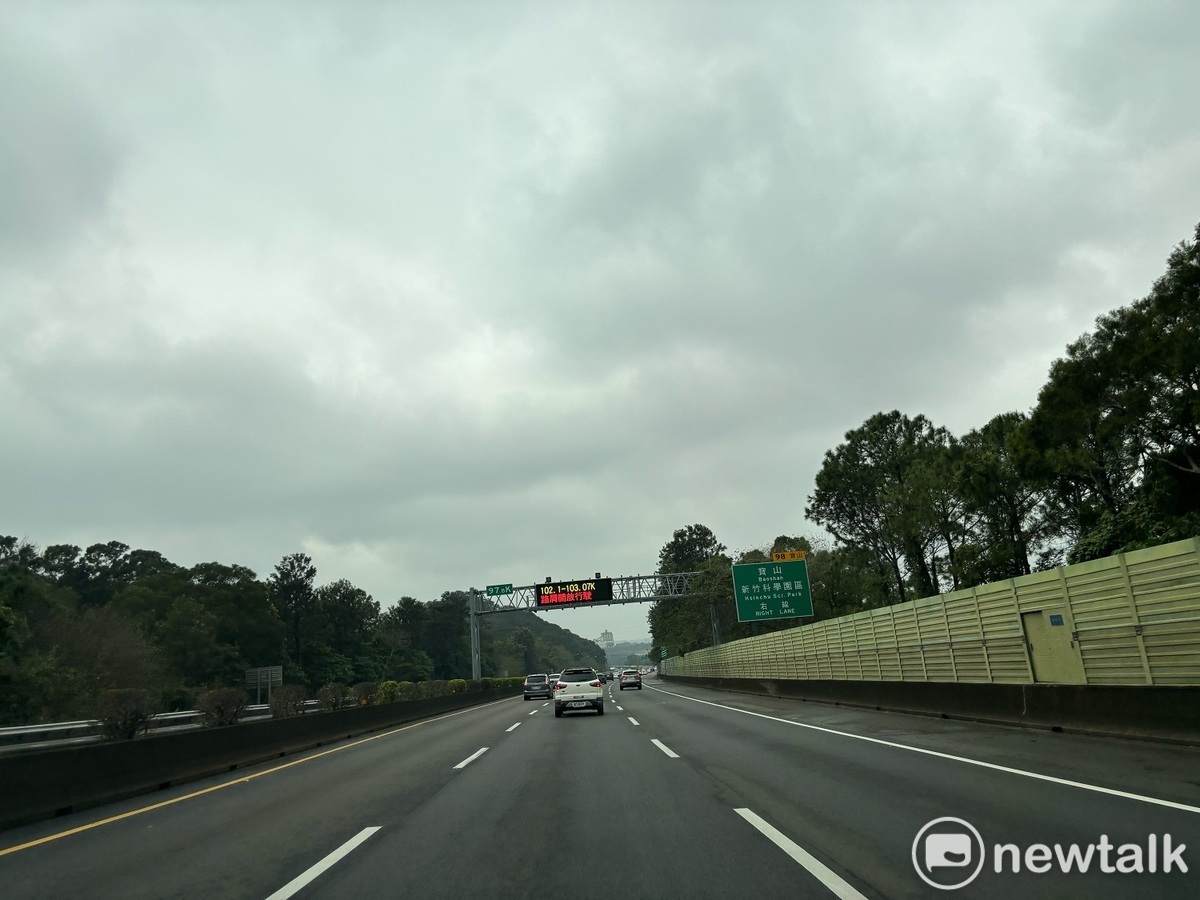 今(6)日起受大陸冷氣團影響，北部首當其衝降溫飄雨，預計今晚降雨區會擴及全台，越晚感受會越冷。 圖：林冠妤／攝