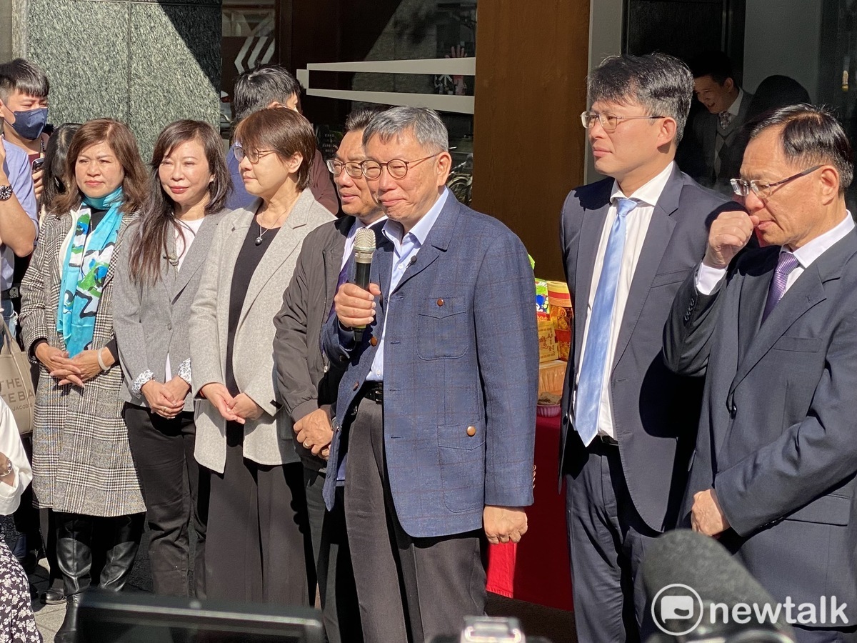 民眾黨主席柯文哲率領黨籍立委新春團拜。 圖：周煊惠 / 攝