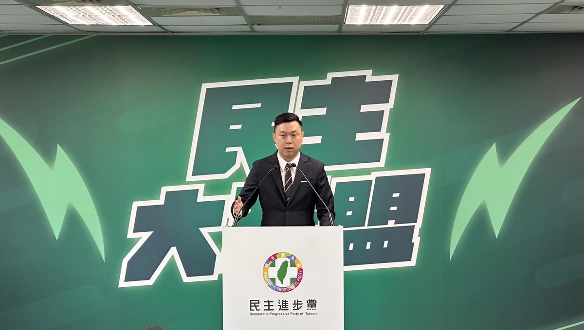 李問出任民進黨國際部主任兼任發言人。 圖：翻攝自李問臉書