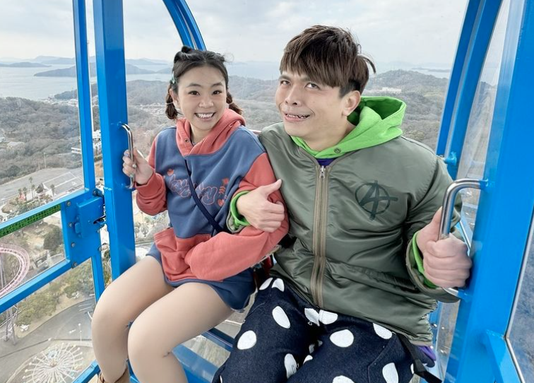 蔡阿嘎常分享跟家人、員工們互動的有趣日常，自然又接地氣的搞笑風格吸引眾多粉絲喜愛。 圖：翻攝自蔡阿嘎IG