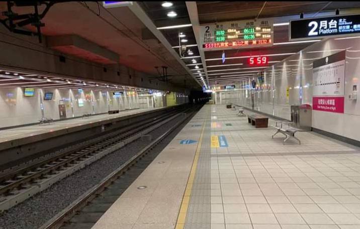 台鐵高雄科工館站傳女高中生落軌意外。 圖：翻攝網路