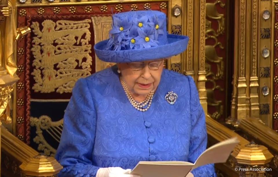 女王伊麗莎白二世今（20）日到新一屆國會發表開議演說。 圖：翻攝英國王室臉書