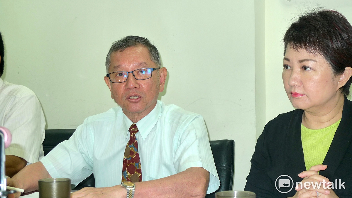 衛福部食藥署食品組長潘志寬22日表示，基改食品採「事前審核」制度，依照與「國際食品法典委員會（CODEX）」標準一致的「基因改造食品之安全性評估方法」審查。 圖：汪少凡／攝