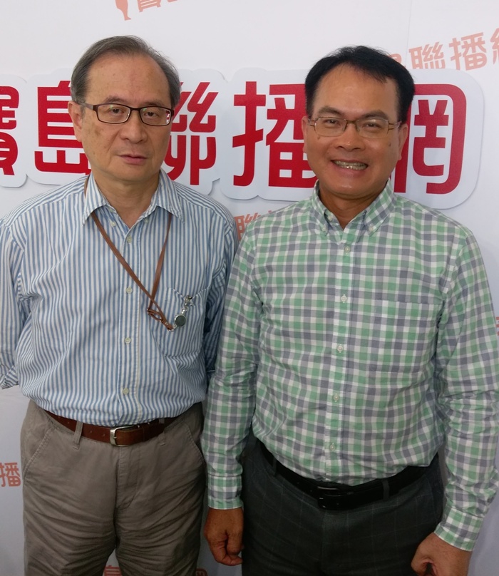 行政院原子能委員會主委謝曉星（左）今（23）日表示，高階核廢料將在2055年建置處置場完成，而低階核廢料的放置處目前仍未尋找到。 圖：寶島聯播網提供