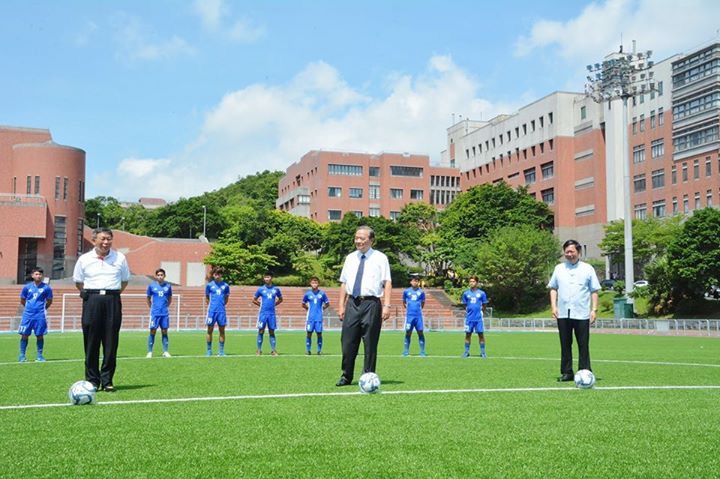 世大運桃園足球場，桃園市長鄭文燦及台北市長柯文哲，連袂視察。 圖：翻攝自鄭文燦臉書