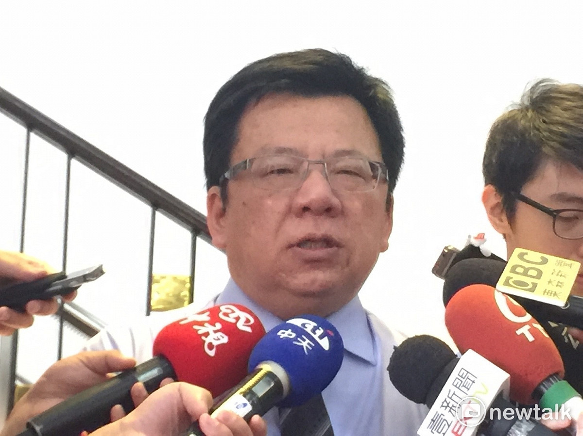 立法院朝野前瞻攻防提前在年改草案查時引爆，民進黨團書記長李俊俋23日表示，前瞻是重中之重，臨時會一定要過，政務人員退撫條例審查延後是選項之一。 圖：林人芳／攝