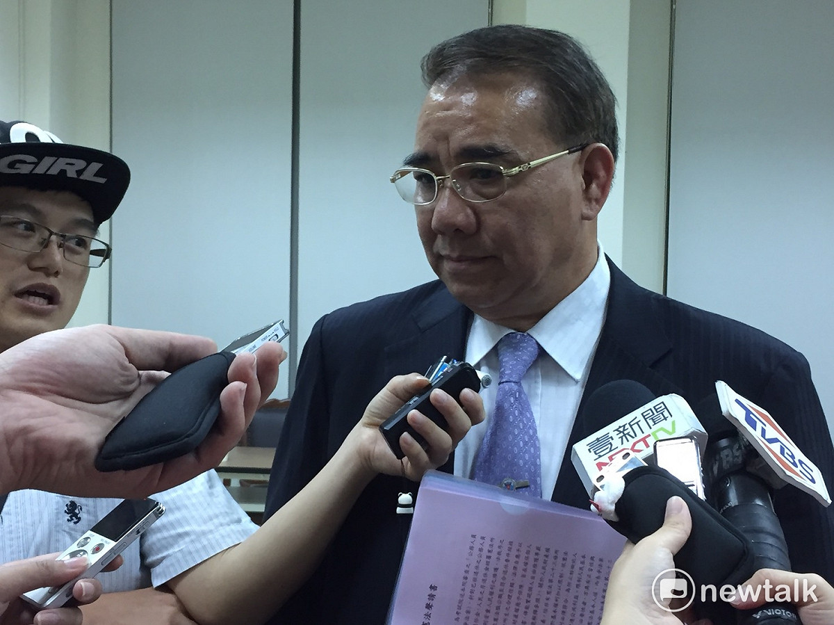 稍早民進黨團書記長李俊俋曾說擬將前瞻建設條例往前，廖國棟回應表示，「應該沒有」。 圖：趙婉淳／攝