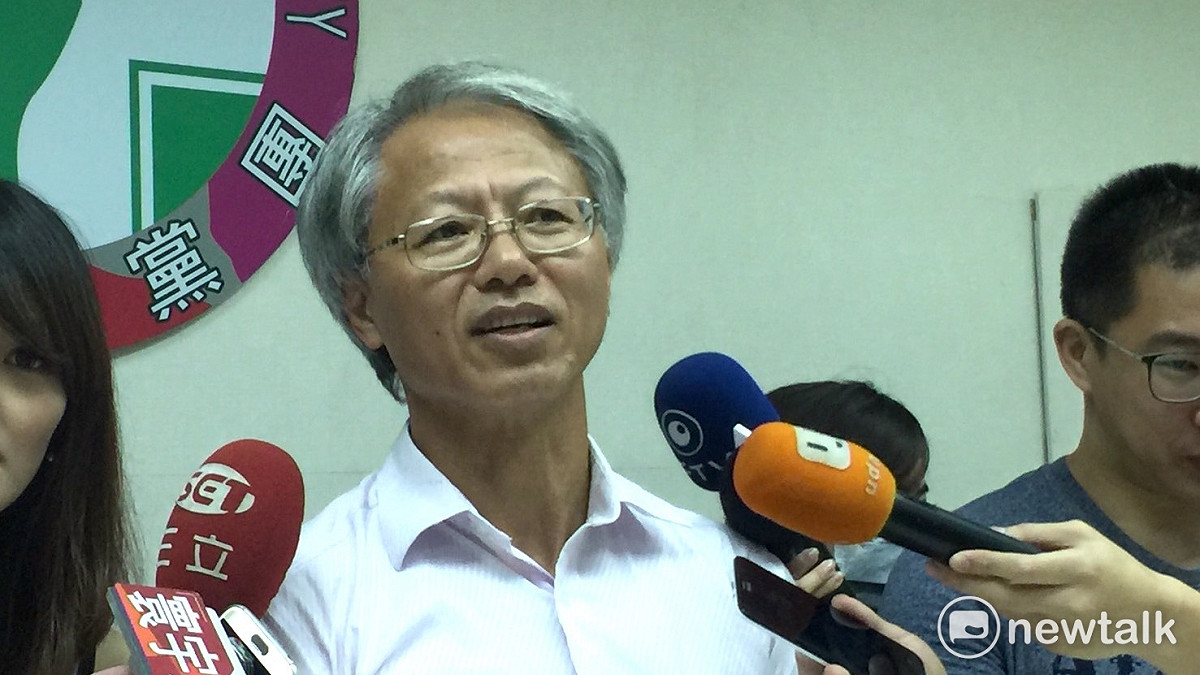 礦務局副局長周國棟27日表示，新局長28日將交接就任，原局長朱銘昭現在退休是「個人生涯規劃」。 圖：林人芳／攝