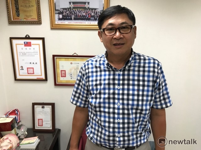 台聯市議員陳建銘表示，關注台北市長柯文哲赴上海的雙城論壇能否被尊嚴、對等對待。 圖 : 周煊惠／攝