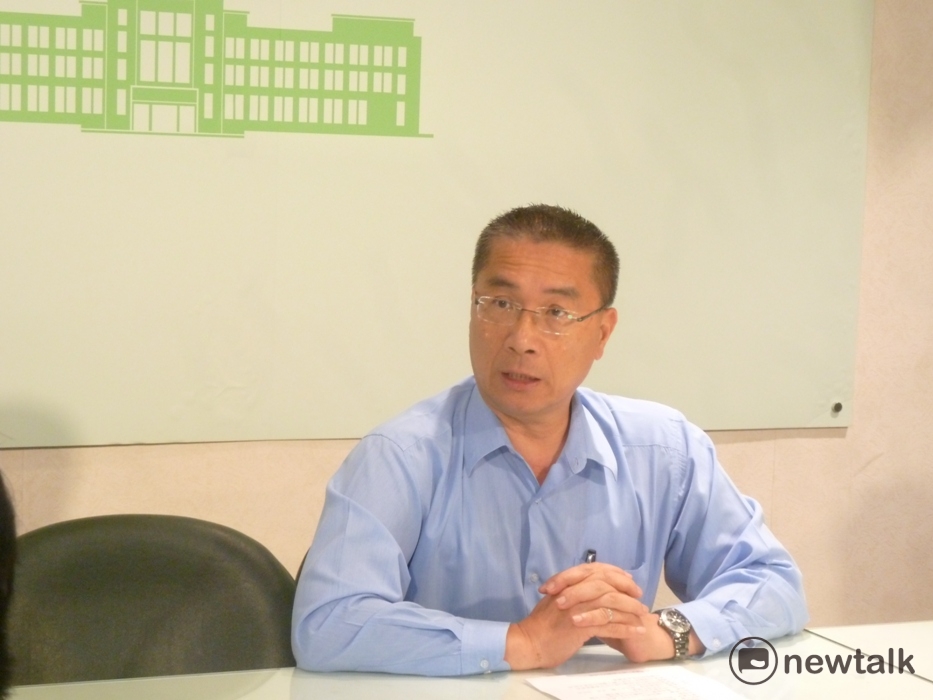 行政院發言人徐國勇表示，前瞻基礎建設會出局的包括可行性評估效益不佳和環評沒有通過者，至於個案現在不會馬上進行增減。 圖：謝莉慧/攝