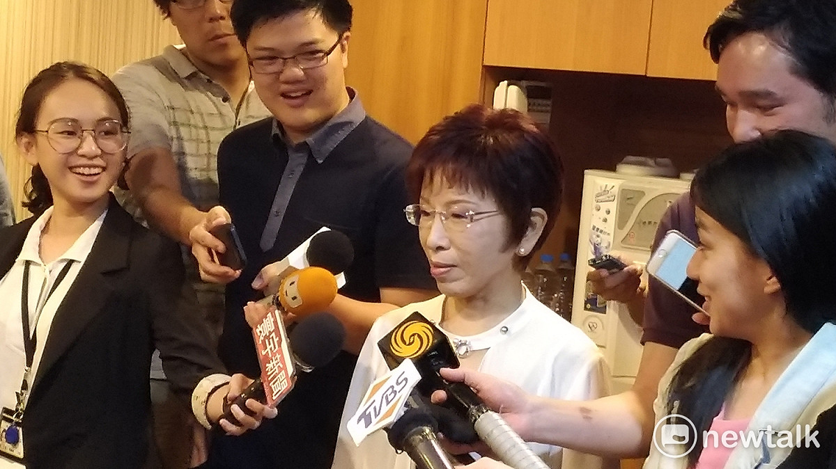 國民黨主席洪秀柱今（29）天中午舉辦媒體茶敘，會前受訪談到黨團總召廖國棟，她表示，對他「非常有意見」。 圖：趙婉淳/攝