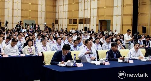 參加雙城論壇的官員。 圖：周煊惠／攝