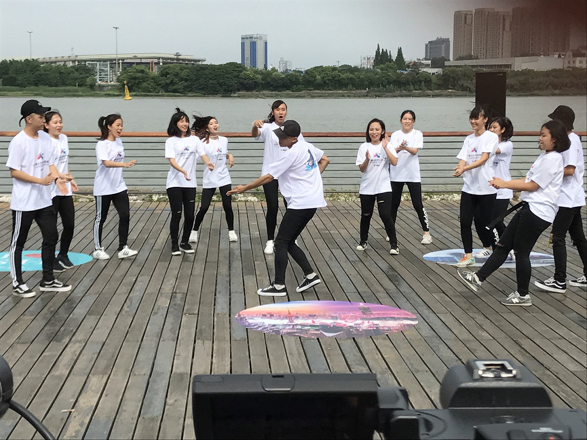 兩岸高中生街舞表演很精彩，贏得喝采。 圖：周煊惠／攝