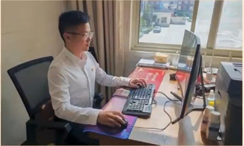 中國近期傳出有紀委監委級的地方幹部，趁著老婆懷孕時偷吃多達六女，被老婆發現後將對話紀錄上傳至工作群組，因而將事情鬧大。 圖：翻攝自 微博