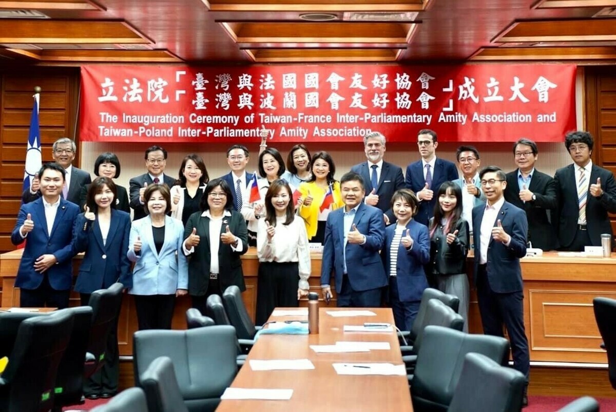 台灣與法國、波蘭國會友好協會成立。 圖：黃捷服務處/提供