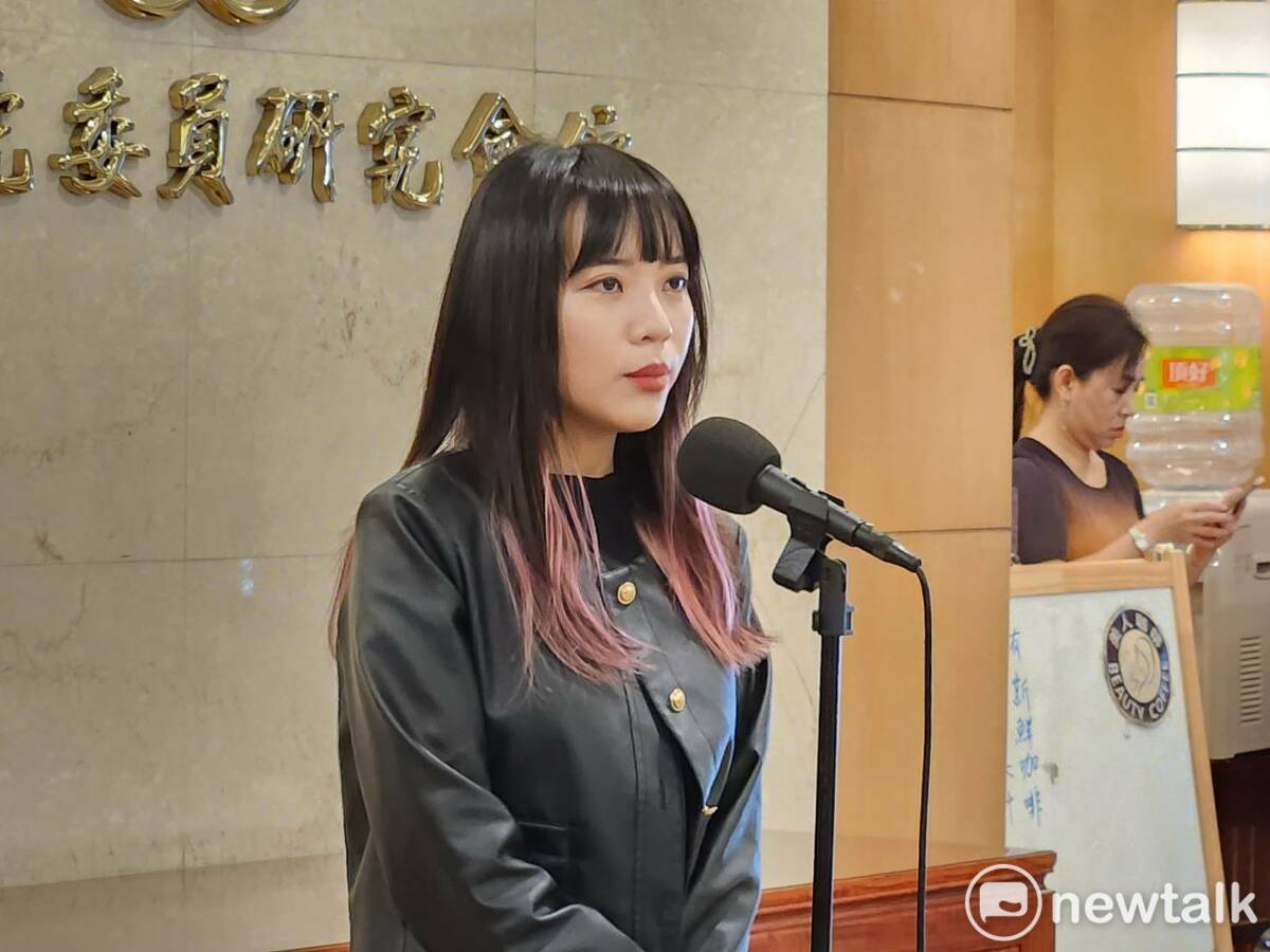 苗博雅直播指徐巧芯治裝奢華，民進黨立委黃捷求教學。 圖：黃建豪/攝（資料照）