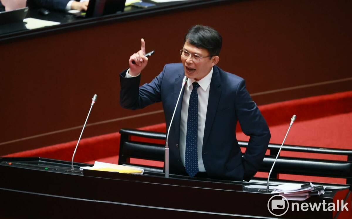 不投票被酸「免閃啦！」黃國昌怒嗆柯建銘：叫什麼叫、你那麼老了