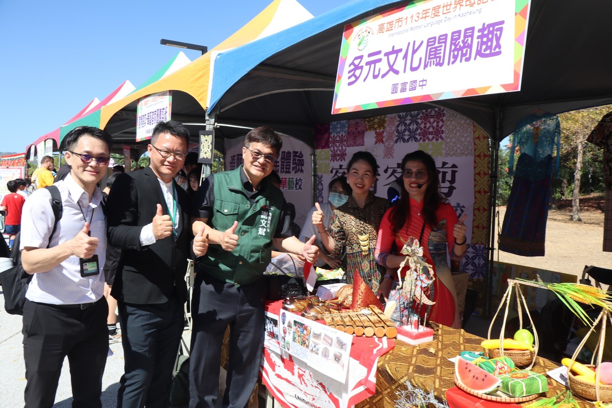 「世界母語日」活動攤位。 圖：高雄市教育局/提供