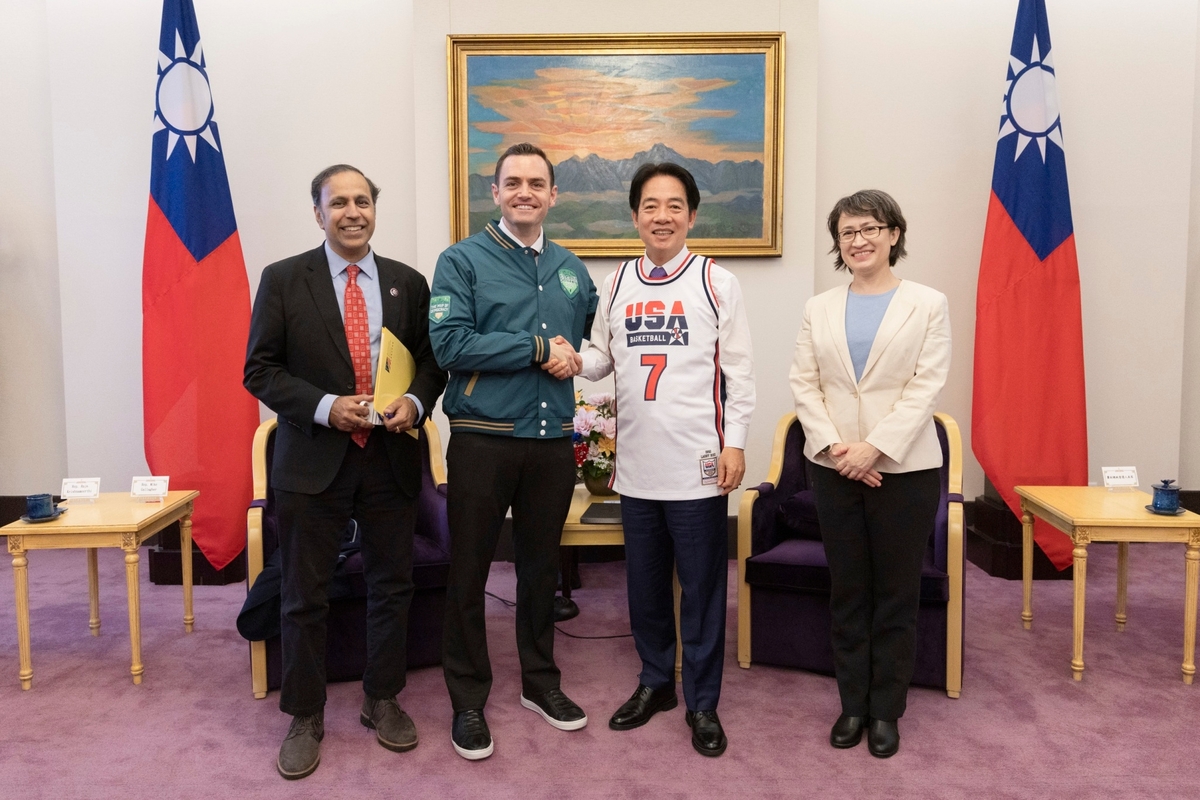 賴清德在蕭美琴的陪同下，接見蓋拉格訪團一行。 圖：總統府提供