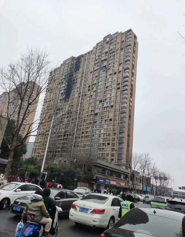 中南南京雨花台區明尚西苑6棟發生火災，釀15死44傷 圖/取自微博