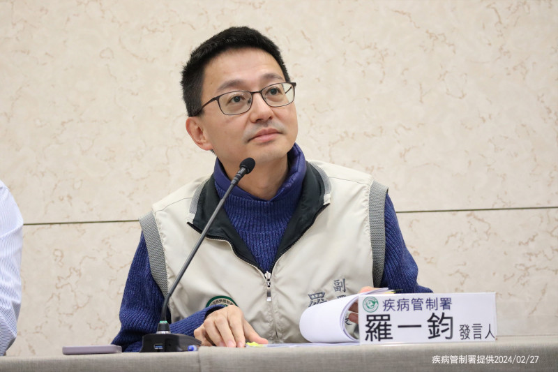 新冠疫情升溫，疾管署預估6月中下旬達高峰，籲高風險族群盡快接種疫苗。 圖：疾管署／提供