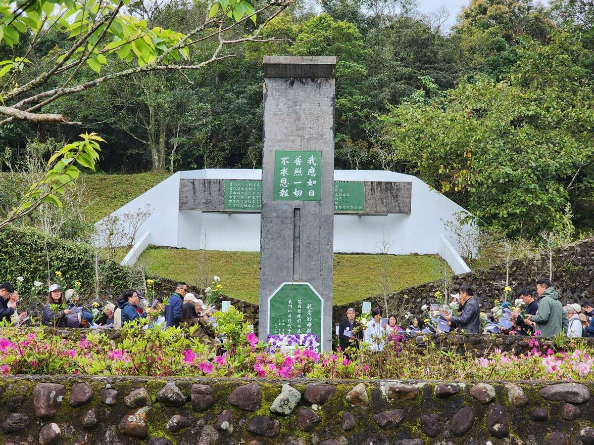北宜公路上，林宅祖孫墓園228紀念活動。 圖：陳儀深提供