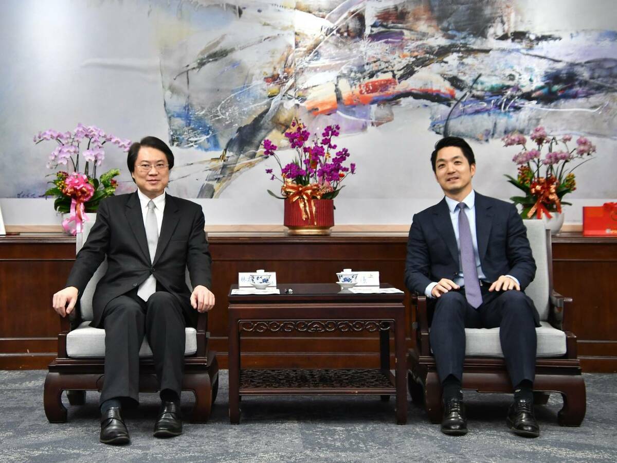 內政部長林右昌2月26日拜會台北市長蔣萬安，就社子島開發的相關議題交換意見。 圖：內政部提供