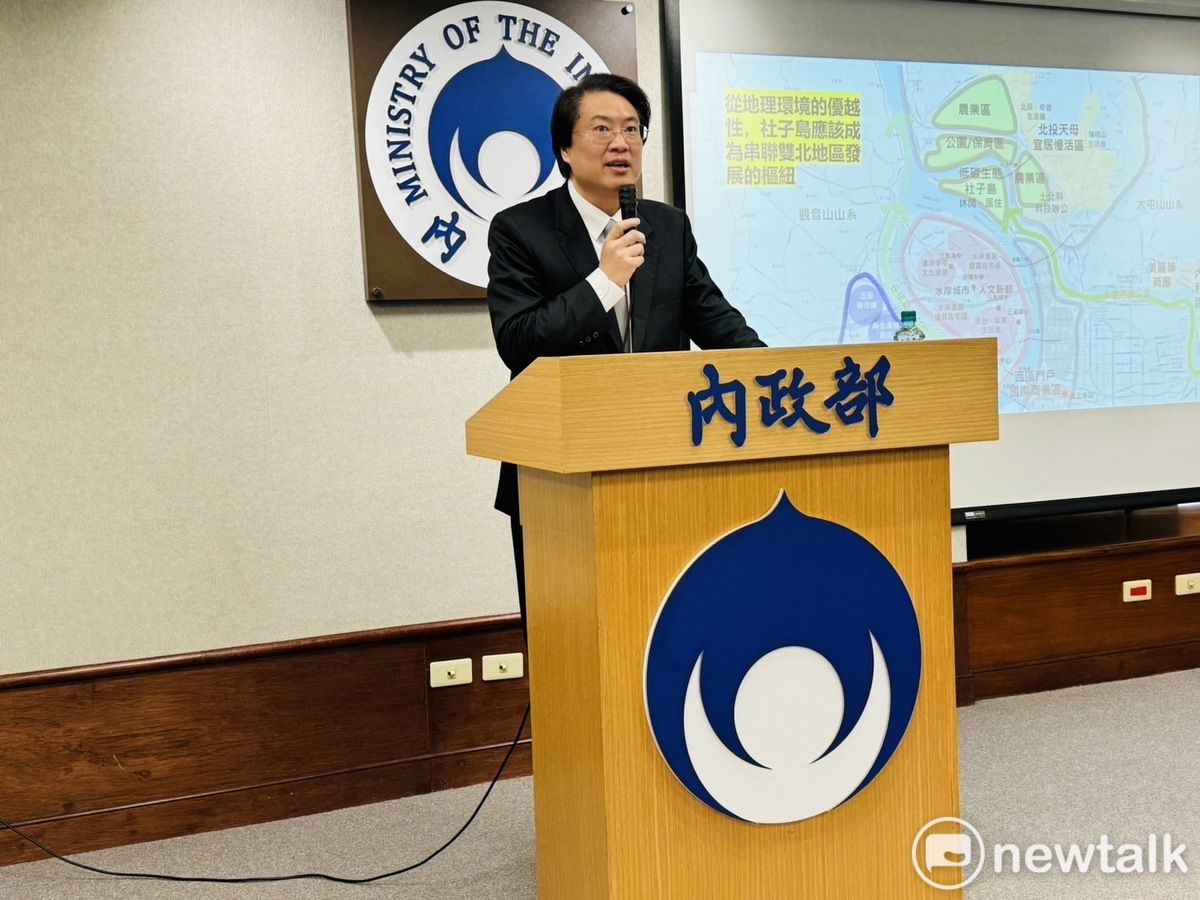 內政部長林右昌今（29）日正式公布《虛坪改革》方案。 圖：謝莉慧/攝