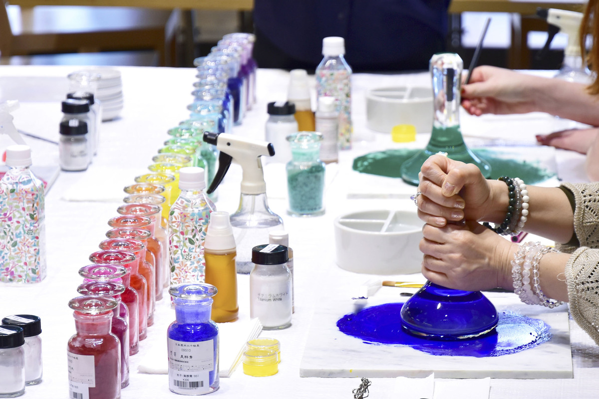 PIGMENT TOKYO經常舉行工作坊，提供實際使用畫材的機會。 圖：寺田倉庫／提供